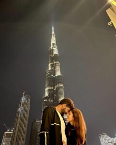 Vignesh Shivan Instagram - A birthday filled wit pure love from a loving family 🥰😇 

Awesome surprise by my wife 🥰☺️ my thangam 🥰🥰😘😘😘😘 a dreamy birthday below Burj Khalifa with all my lovely people wit me ! Can’t get better and more special than this :) 

Always thanking God for all the lovely moments he gives me in this blessed life ! 😍😍☺️☺️☺️🥲🥲🥲