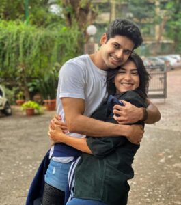 Abhimanyu Dasani Instagram - Aankh micholi with this phool 🌼