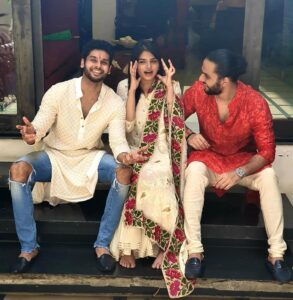 Abhimanyu Dasani Instagram - We can annoy her but you can't 🤷🏽‍♂️❤️
#rakshabandhan #2020