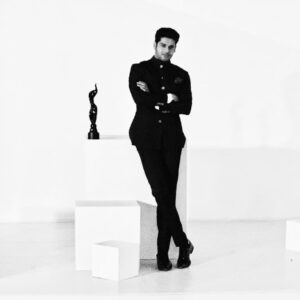 Abhimanyu Dasani Instagram - First Film First Filmfare First Award.
Best Debut 2020.
This happened because @vasanbala believed in me.
This award belongs to each & every member of the #crew
 #grateful for their #passion, #hardwork and support without which none of this would be possible.
The co-actors guided me, the Dop, camera crew and lighting team made sure I would shine, the styling team, the HMU made sure I looked the part, the Ads, the production unit set up everything around me and the spot team kept me hydrated.
(kyun paani to peete rehna chahiye).
Grateful to @jiteshpillaai and the @filmfare team.
To my mom my inspiration my dad my motivation and @avantikadassani my backbone.