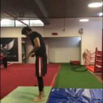 Abhimanyu Dasani Instagram - Hold my bottle... Of water #thankgoditsmonday 📸@kuldeepshashi 🤸@imranfarang Flyzone Fitness
