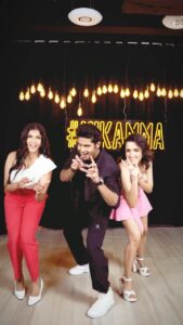 Abhimanyu Dasani Instagram - Find the mistake 🤫

@theshilpashetty @abhimanyud @shirleysetia
#Nikkamma #NikammaTitleTrack #NikammaKiya #NikammaGiri #team_prachi