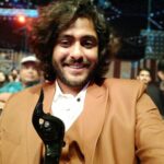 Antony Varghese Instagram - A dream come true !! Last night got my #blacklady😍 Receiving #Filmfareaward for the best debut actor (south) for #Angamalydiaries was such a proud moment for me & the whole team. Thank you all for ur great support. ❤ My dream has turned in to a reality. Yesterday was the one of the best days of 2018. A big thanks to my stylist @soorajskofficial for the new look & the dapper bespoke suit. 🤩 Thank you so much @lijo_lebowski @chembanvinod and @actor_vijaybabu for this. Thank God and all my dear viewers. #positivevibes ✌🏻 Novotel Hyderabad Convention Centre