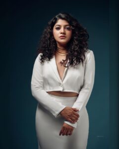 Aparna Balamurali Instagram - White & Wholesome 🤍
.
.
📸 @jiksonphotography
Wearing @ziplinemade 
HMU @themixandbrows_by_fathimajmal
Styling & Creatives @theitembomb
Studio @maxxocreative