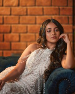 Bhavani Sre Instagram - Gilded with pearls✨
Make up : @purpleparrot.makeup 
Styling : @labdhilodha_  and @sakshirajesh_ 
Hair : @hairstylist_rajee1111 

📷 : @vigneshlk

🎥: @themadrastouch , @siddharth_ramadass