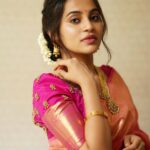 Bhavani Sre Instagram - Hair by : @zuci.hairnmakeup Blouse : @soul__spectrum