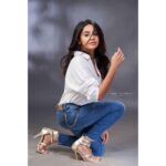 Bhavani Sre Instagram - @srivenkat x @chisellemakeupandhair x @natashaabothra x @feeltwenty #white #photography #casual #shoot