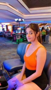 Darshana Banik Instagram - Great Gambler 🤪

#lasvegas #usa #holiday #reels #reelsinstagram #reel #reelkarofeelkaro #reelitfeelit #inthemoment