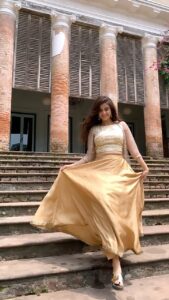 Darshana Banik Instagram - #MajheMajheTobo #Lofi version playing on loop 🔁

#reel #trendingreels #reelitfeelit #reelkorbofeelkorbo #reelkorofeelkoro