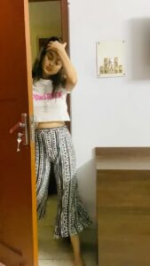 Darshana Banik Instagram - Good night ❣️🌛

#reels #reelsinstagram #reelitfeelit #reel  #reelkarofeelkaro #reelsvideo #goodnight #instagood #instagram