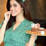 Darshana Banik Instagram – Cakewala Love 💕 🎂
.
.

Thank you to everyone at @jwkolkata for the cake and the warm hospitality.
@siladitya_dutta 
@bipradip_chakraborty 
@kiara__sennnn 
@abhijitpl2 
@priyadas_hairstylist JW Marriott Hotel Kolkata