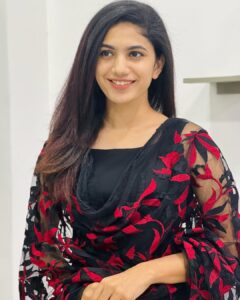 Deepa Thomas Instagram - 🖤

Thank-you for this beautiful hair colour and good service by @helen_beautyparlour .