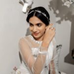 Deepa Thomas Instagram - And suddenly you know…It’s time to start something new and trust the magic of beginnings ✨:) The amazing team :) - Wearing : @t.and.msignature Jewellery : @m.o.dsignature Photography : @fazil_photography__ Makeup & hair : @makeup_by_mariyaaa Location : @addresshome.kochi Address Home