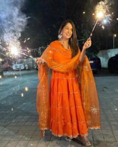 Dipika Kakar Instagram - Happy Diwali Everyone!!!❤️ 

Khoob Masti Karo!!! Khoob Khao!!! Khoob Enjoy Karo❤️❤️❤️ & Please stay safe everyone 🤗🤗
.
.
My outfit : @aachho 
Footwear: @crimzonworld 
Earings: @jhaanjhariya 
PR: @dinky_nirh