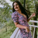 Esther Anil Instagram - Floral Mood 🌸 #foundtheminmygallery