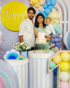 Harija Instagram - Avyaghs 1st birthday 24.02.22 .... Couldn't believe a year is gone... And my avu is growing up😍 I know in general first birthday is special even though they r not gonna remember anything ... But it's special for the family... And another special mention to @miandkaevent for making Avyaghs birthday more special with the PASTEL RAINBOW THEME.... Our Colours of Life .. 🌈.....loved the sophisticated set work.... Thank you mini @miandkaevent ......