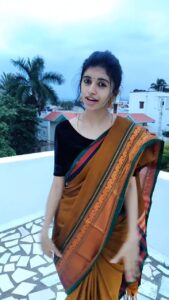 Harija Instagram - Angum ingum engum Paarkum podhum Avan Poo mugam... @amar_theinfinity_e ... Nenjai Alli thooki kondu pogum un nyabagam.... It was fun shooting this... Hehehe... #newreels