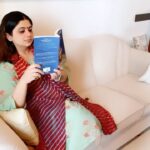 Isha Chawla Instagram - Language 🙈 . . . . #eshachawla #reels #trending #language #vellapanti #comedy #funnyreels #trendingreels #love
