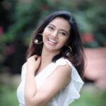 Isha Chawla Instagram – The Joy of being . Life itself is the biggest treasure of all . So smile 😊 cause you are alive ♥️. #love #life #smile #loveyourself #protectyourenergy #gratitude