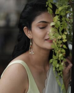 Kalpika Ganesh Instagram - Happy Onam 🤍

📸 @anuragkamilla 
MUH @exodusbydurga 
Styling @thejaswi_kotha 

#onam #onamcelebration