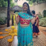 Kalpika Ganesh Instagram - Haldi feels💙❤️ @worldof_sahaja @saja_official.in #wedding #weddingattires #majhaa