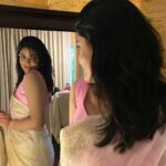 Kalpika Ganesh Instagram - KHUSHI 💞 #saree #sareelove #monsoon #destinationwedding #majhaa #halfwhite #babypink #sleevelessblouse #kalpika #kalpikaganesh #saja #sajaofficial #goa #mehandi Amritara Aura Goa