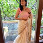 Kalpika Ganesh Instagram - KHUSHI 💞 #saree #sareelove #monsoon #destinationwedding #majhaa #halfwhite #babypink #sleevelessblouse #kalpika #kalpikaganesh #saja #sajaofficial #goa #mehandi Amritara Aura Goa
