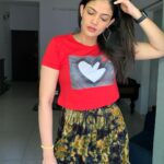 Kalpika Ganesh Instagram - Sun Blast❤️❤️ Crop top by @mayanelluri Get your printed or self customised painting by her magical hands @spoilxthestore #reddie #maya #om #croptop #ganesha #phoneclicks