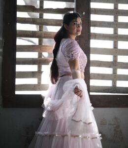 Kalpika Ganesh Instagram - CHALO💗

#fairytale #fairytalefeels #longhair #braidedhair #frills #noedit #nofilter