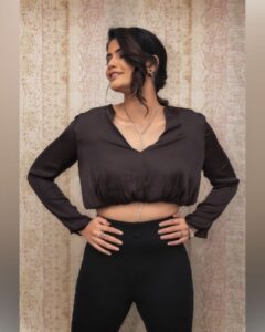 Kalpika Ganesh Instagram - Sassy or messy
It’s still ME!!

📸 @arunvuppala 
Styled by @_anita_priya 
MUH @makeupbykrishnaveni 
Wearing @zara