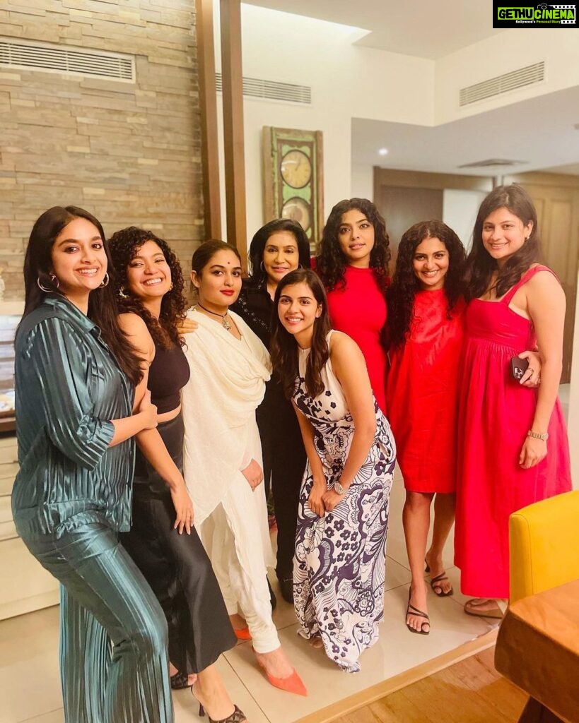 Keerthy Suresh Instagram - A beautiful night with beautiful people. ❤️