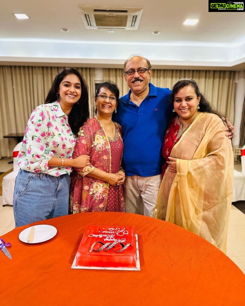 Keerthy Suresh Instagram - Here’s to the most romantic couple sharing their life, love, laughter and Birthday!!! Happiest Birthday Amma and Acha!! 😻🤗♥️ #HappyBirthday #BirthdayVibes