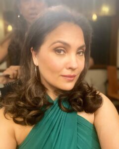 Lara Dutta Instagram - Keeping it real!!! This was me at 7 pm tonite, right after a killer workout that wiped me out!!! The next image is me 2 hours later, ready to head out to celebrate my fraternity!! 💃💃. 

  What’s the point??? Just that it’s important to know that none of us wake up looking like the way we do in the numerous glam photos you see of us!! It takes a small village to get us there!! In my case, hairdresser extraordinaire @clarabellesaldanha , my trusty makeup pouch and a favourite, jewelled tone colour!!! 

  No matter how your days been, it’s important to get dressed and show up- for yourself!!!