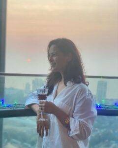 Mona Singh Instagram - Be U, The World will adjust #happywomensday #sheiscompleteinherself #sheislight #sheisamazing #sheisbeautiful