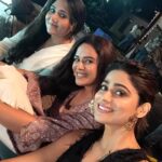 Mona Singh Instagram - Happiness is taking #selfies in between shots @swastikamukherjee13 @shamitashetty_official #blackwidows @zee5