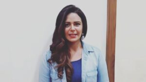 Mona Singh Instagram - This women’s day, let us take a promise to make the outside as safe for children as their own home. A little help from you will go a long way. Take the pledge to step in to protect a child around you. Join the army of women at www.hamam.co.in. To know more head to @hamamindia #gosafeoutside #mothersafetyforce #socialparenting @pinkvilla @hamamindia