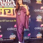 Mona Singh Instagram – Keep calm n own the stage…. #presscon #inmumbai #indiabanegamanch #colorstv #biglaunch #dday #happy #posing #instamoment #insta #glorydays #happyme @bejeweled_jewels