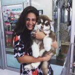 Mona Singh Instagram - The best therapist has fur n four legs.#dogs #doglove #puppy #love #happiness #mylove #traveldiaries #instamoment #instagram #2017❤️