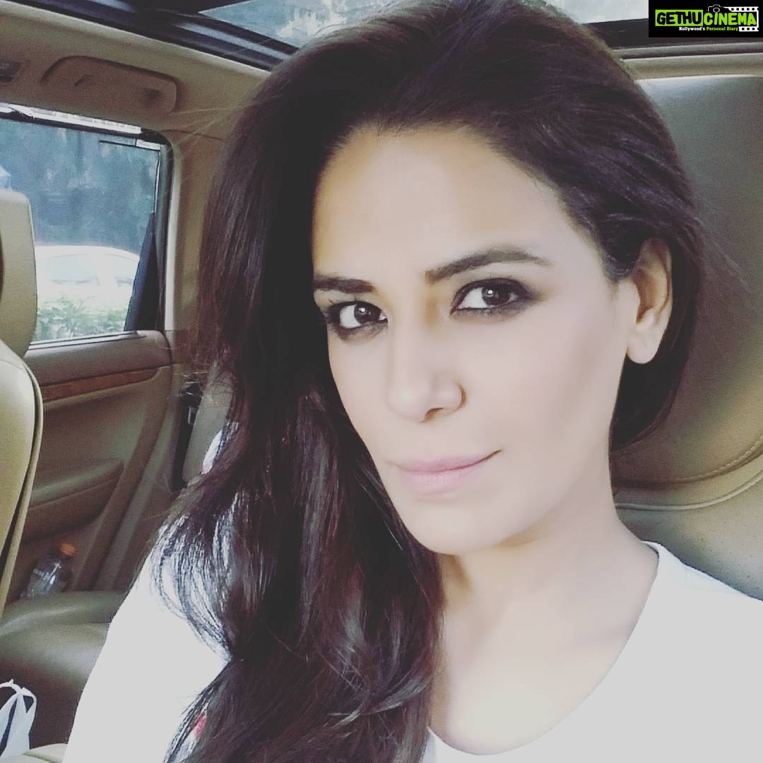 Mona Singh Instagram – Just like that……. #selfie | Gethu Cinema