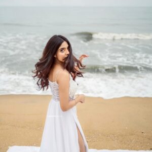 Nandana Varma Instagram - DOP : @sharon.shyam 
@storiesbysharonshyam 

MUA : @soumyashyam_makeupartist 
Coustume : @wardrobe_of_linej 
With : @syampg3 , @s_i_v__a___  @shinil__vinod