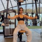Neha Sharma Instagram – Just a little midweek push we need…#reelsinstagram #reels #reelsvideo #reeitfeelit #fitnessmotivation #fitness