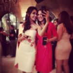 Nikita Dutta Instagram - Having our little miss India moment in the middle. @rochellerao ❤️❤️ #AboutLastNight #Reunited