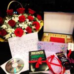 Nikita Dutta Instagram - To the first few Santas for my Christmas this year! Thank you for kickstarting my Christmas week by these priceless gestures. #FanLove #OverWhelmed #ChristmasWeekBegins Pali Hill, Bandra
