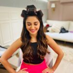 Nikita Dutta Instagram - Waiting for someone to ask so I can say, “yeh toh rollers hai rifat bi” 🤷‍♀️🎶 . . #IYKYK #KKHH #FilmyKid