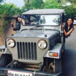 Nikita Dutta Instagram - Two excited children when they see this old beauty. #OldWagon #UberCoolness #OnSet #ShootShenanigans Film City