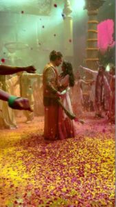 Nikita Dutta Instagram - Thank you for all the love for the song ❤️
#MastNazronSe

@tseries.official #BhushanKumar  @nikifying @manojmuntashir @rochakkohli @ashishforfilms @adityadevmusic @kohlihimansh @anushkasen0408 @sunilpateldop