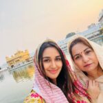 Nikita Dutta Instagram - Two November babies went to express their yearly gratitude to wahe guru yesterday. 😇🙏💫 It’s amazing how this place consistently makes you feel serene on every visit. . Golden Temple, Amritsar, India