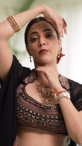 Nisha Agarwal Instagram - This Diwali don’t burn Patakas, be the pataka! Feeling like an absolute cracker in this stunning outfit by @ridhimehraofficial and jewelry by @shoppaksha MUAH @khush.mua 📸 @piyushtanpureandco #indianwedding #indianweddingwear #indianfestivewear #festivewear #indiandesigner