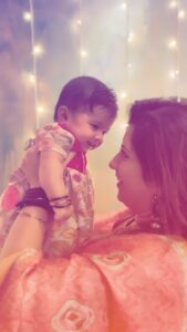 Priyanka Deshpande Instagram - My Diwali🥹❤️🧿
.
.
#chiyalovesiha #chiya #chikki #happydiwali #ihappyuhappy #chichi #auntylovesyou