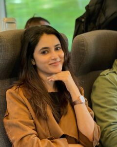 Priyanka Mohan Instagram - Heyy:)🤎 

#allsmiles